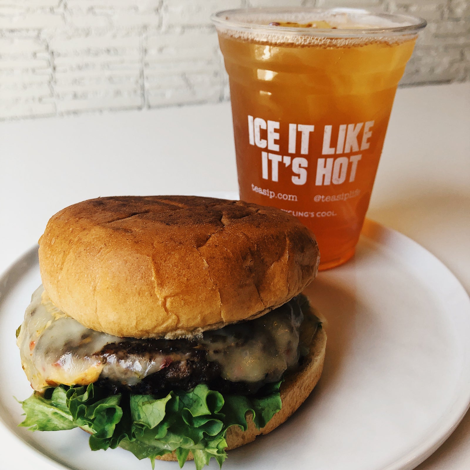 Sun's Out Buns Out: Burgers and Tea!